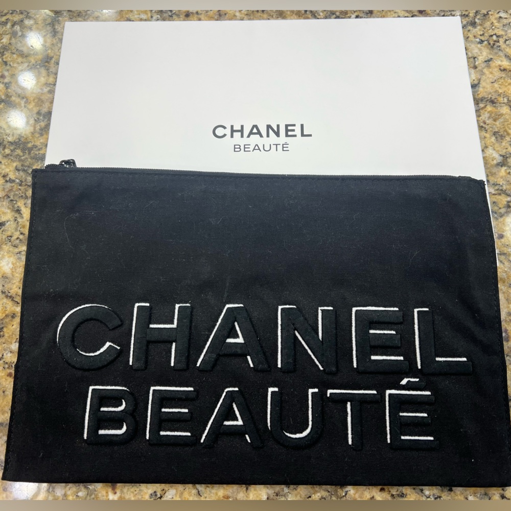 CHANEL Beauté Black Cosmetic Pouch